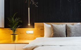 Bed&Bath Modern Old Town Apartments
